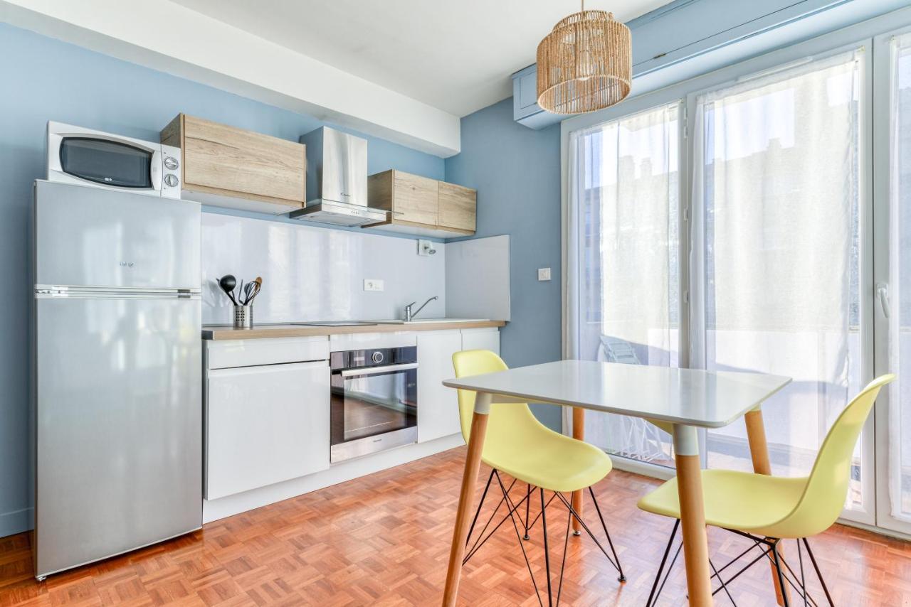 Les Couleurs Du Monde ! Parking Et Balcon Apartment Carcassonne Luaran gambar