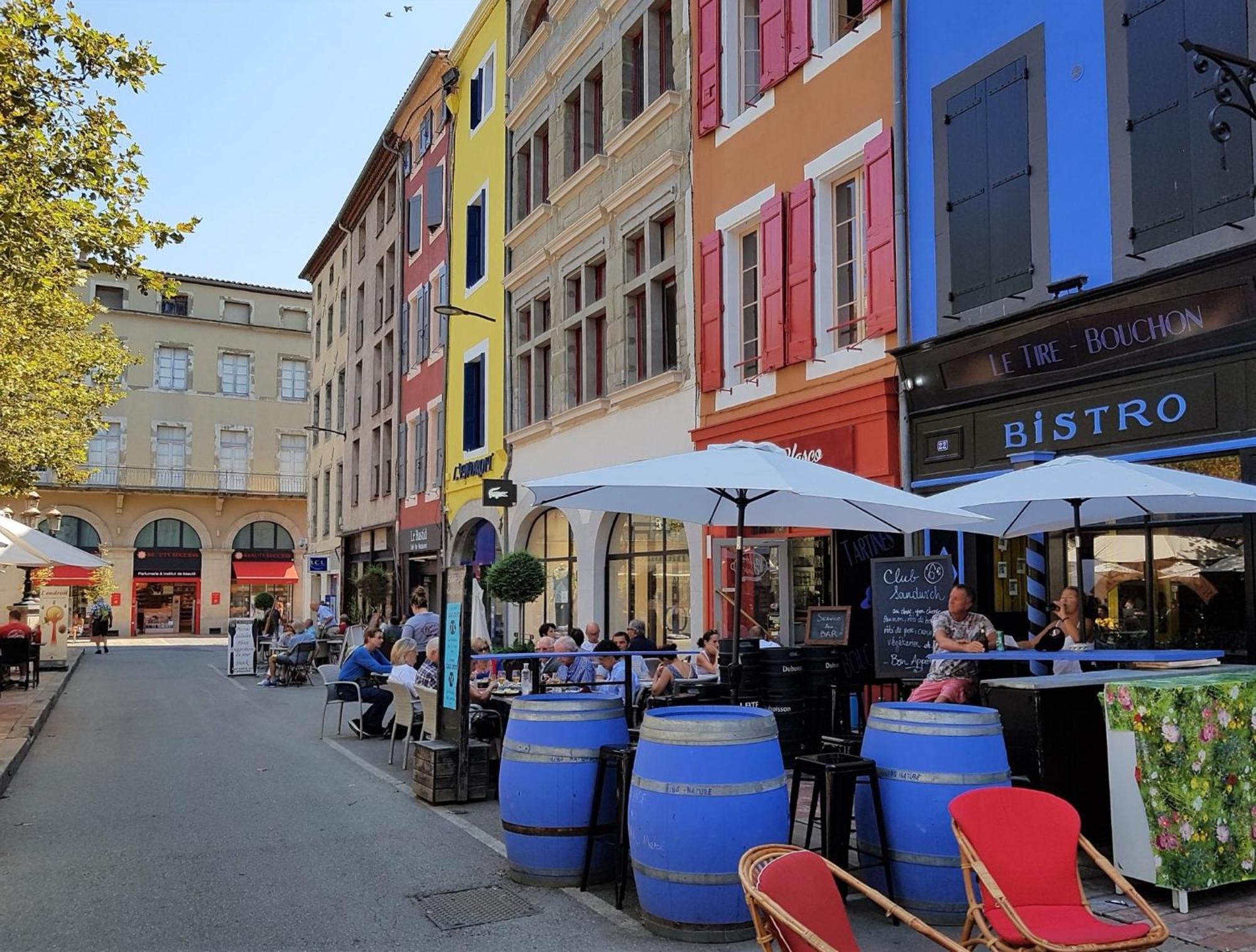 Les Couleurs Du Monde ! Parking Et Balcon Apartment Carcassonne Luaran gambar